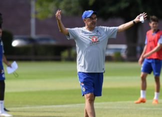 Maurizio Sarri Habit In Training Surprises Chelsea Players