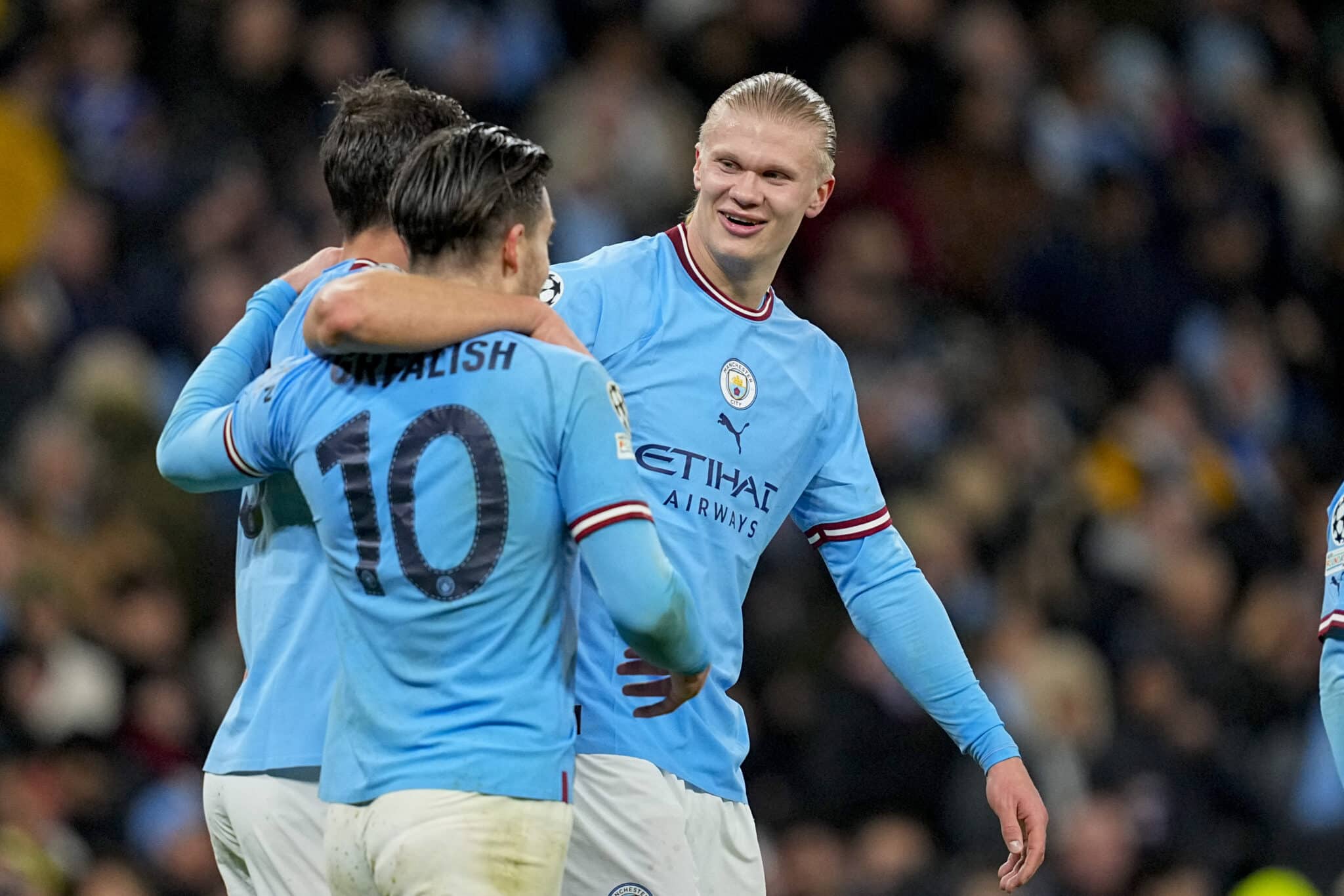 Erling Haaland with Man City teammates
