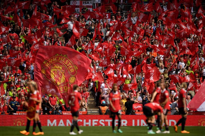 Manchester United fans Download “Glory Glory Manchester United” Anthem