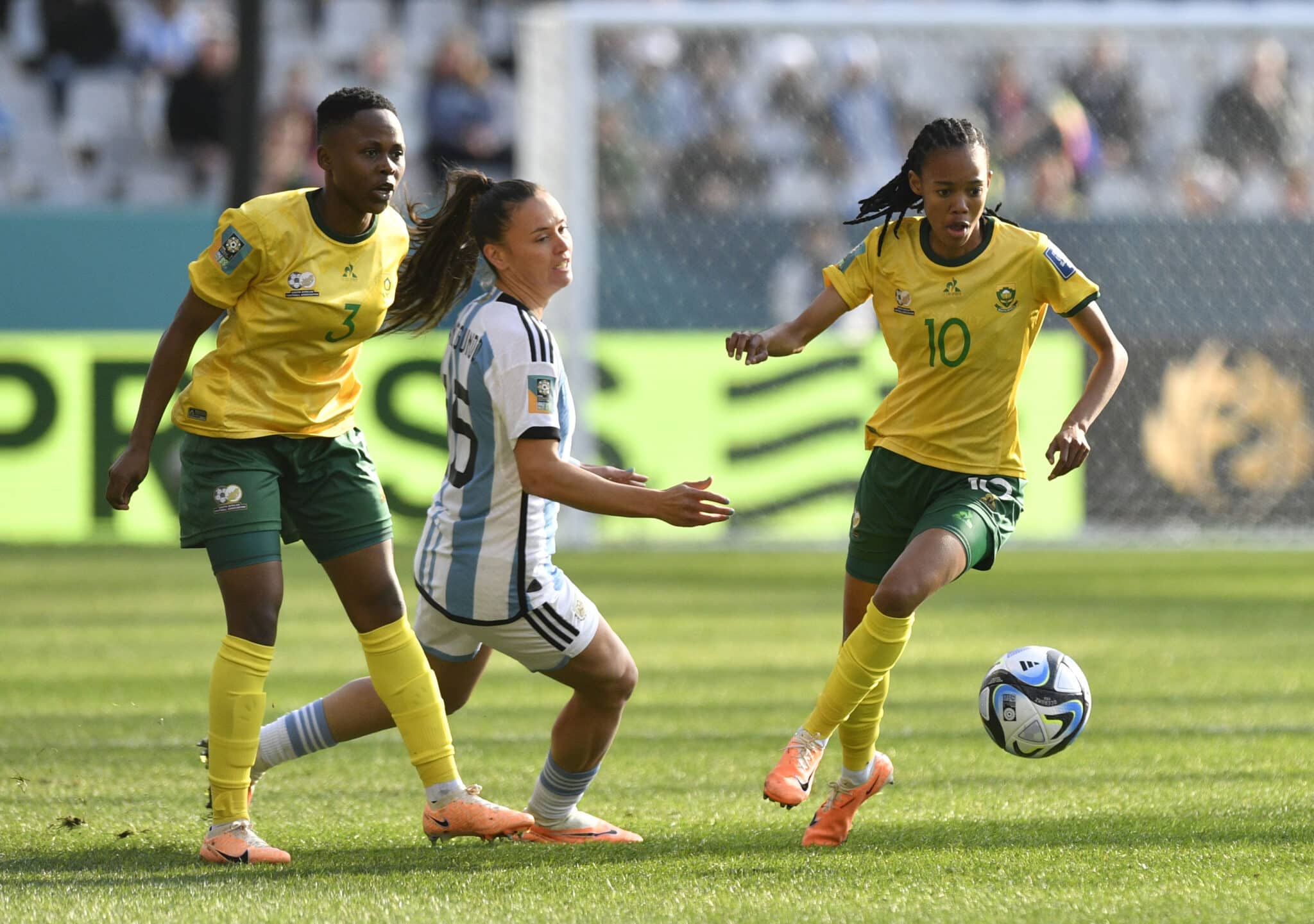 Banyana Banyana star Linda Motlhalo in action for South Africa