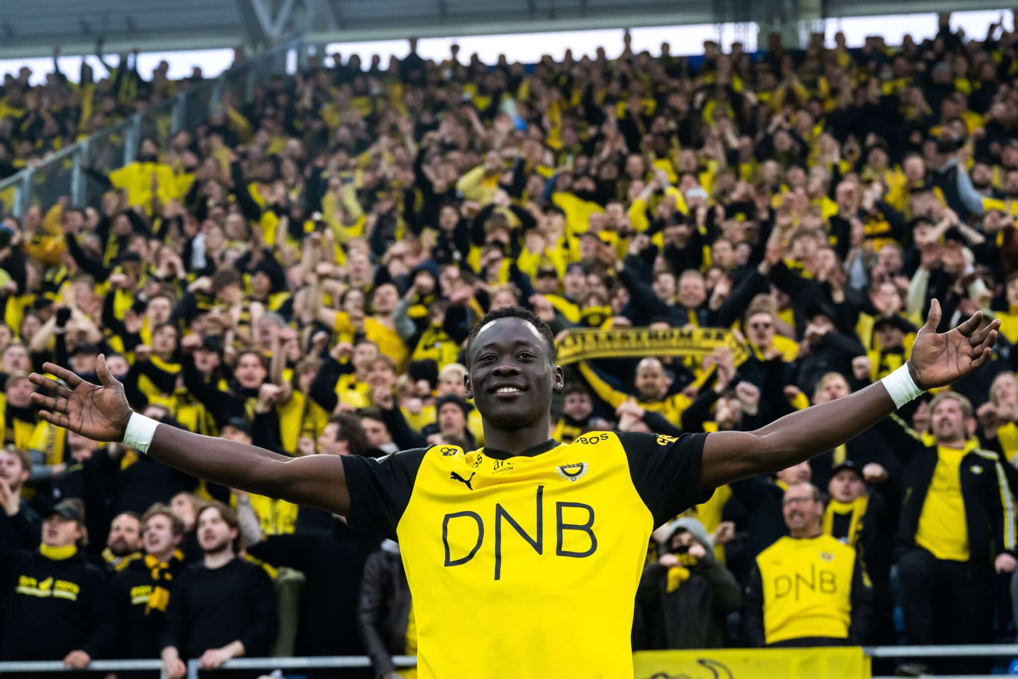 Akor Adams celebrates with Lillestr&oslash;m SK fans