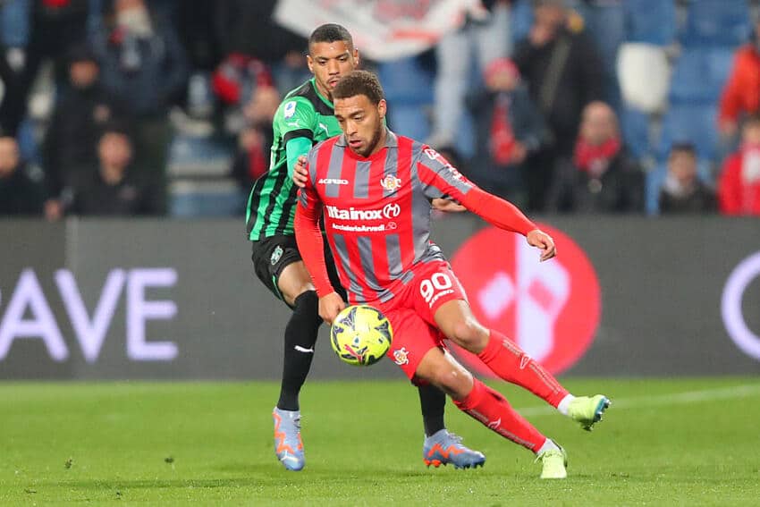 Cyril Dessers in action for Cremonese