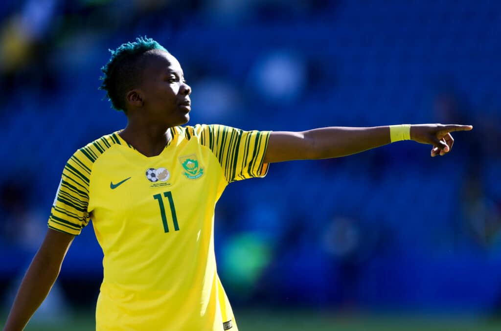 Thembi Kgatlana instructs a teammate