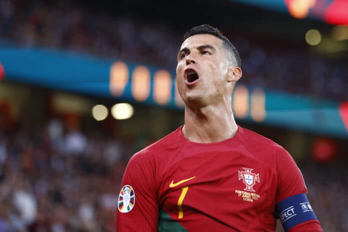 South African rapper gets Ronaldo grooving while working out