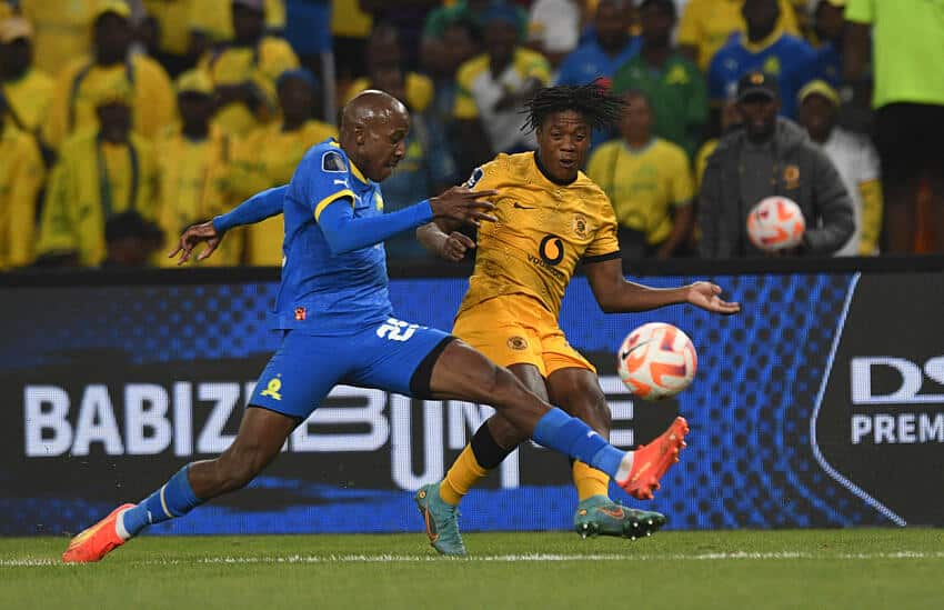 Mamelodi Sundowns and Kaizer Chiefs wrestle for the ball