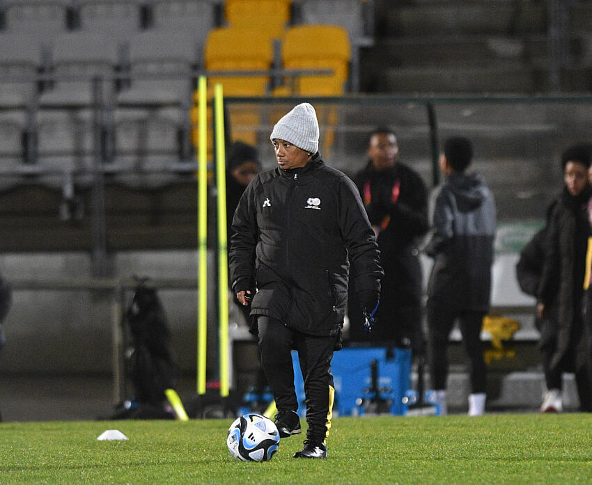 Desiree Ellis oversees Banyana Banyana training