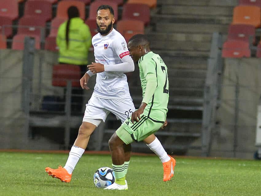 Bandile Shandu in action for Orlando Pirates
