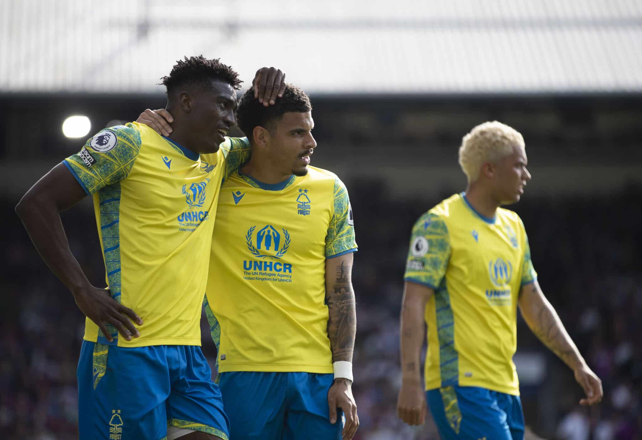 Taiwo Awoniyi with his Nottingham Forest teammates