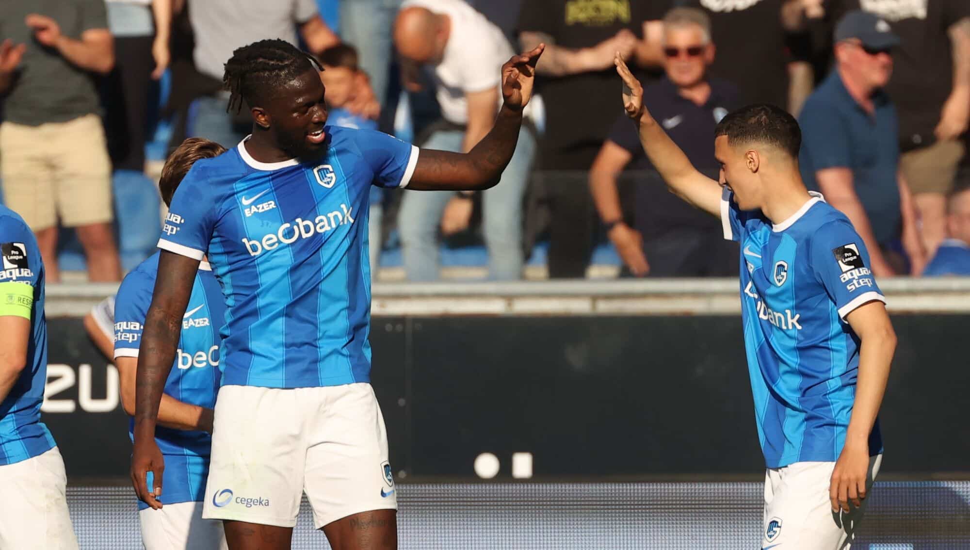 Tolu Arokodare celebrates scoring with his team mate