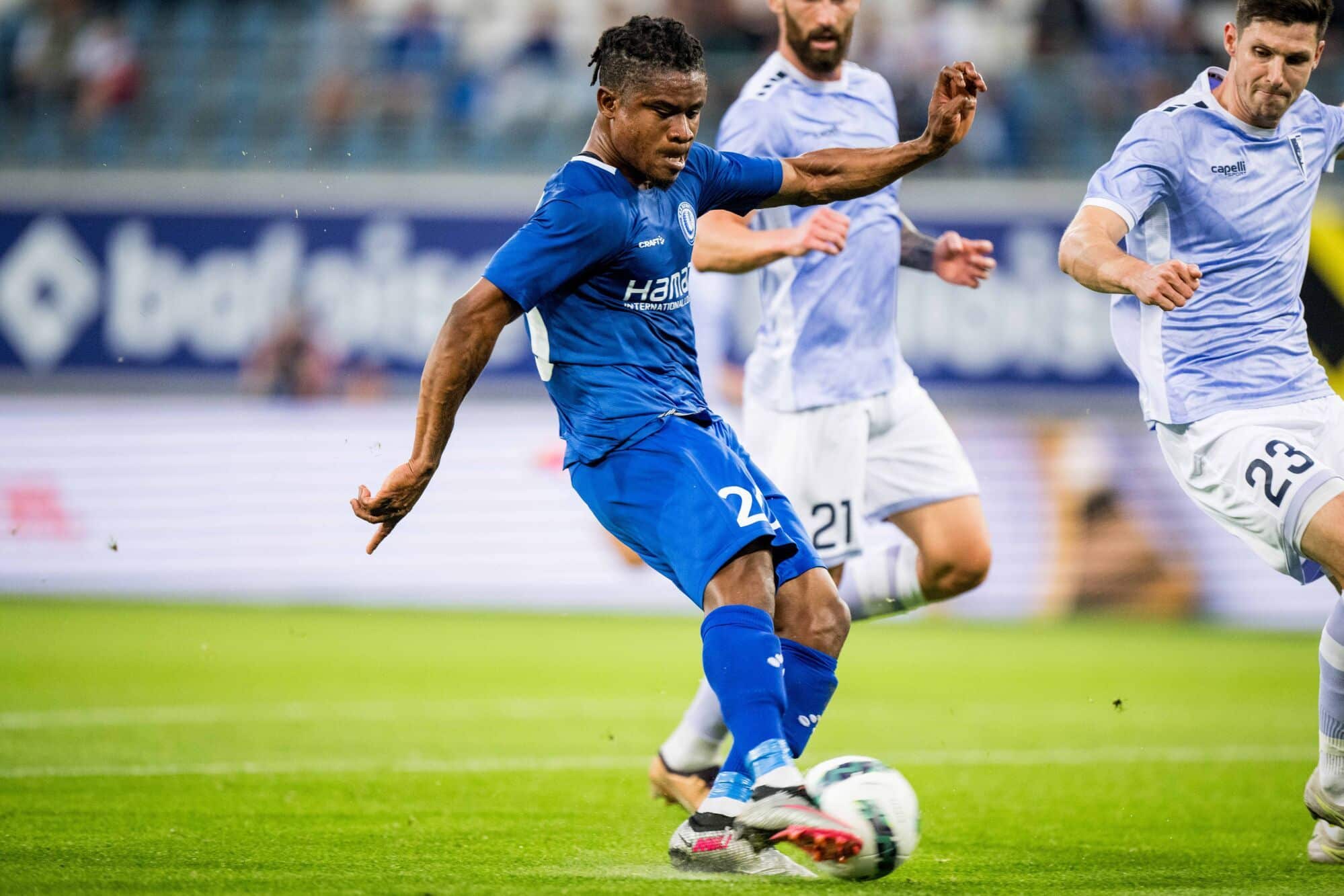 Gift Orban about to score against Pogon Szczecin