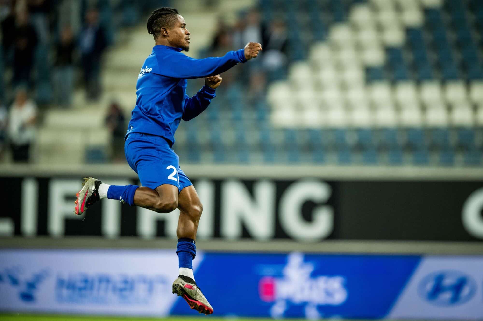 Gift Orban celebrates scoring against Pogon