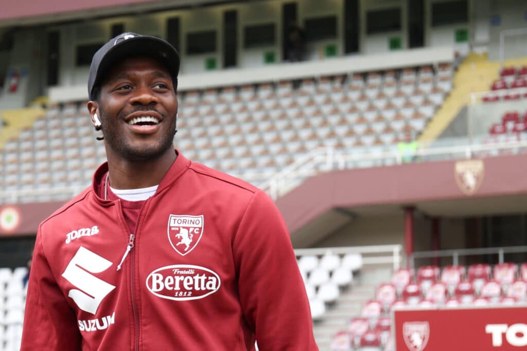 Ola Aina, Forest player