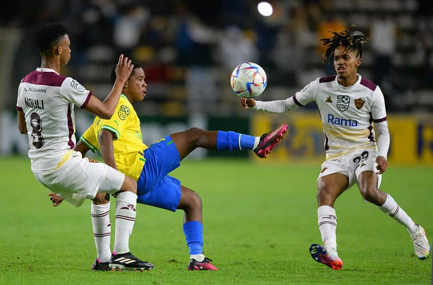 Players in action during Mamelodi Sundowns vs Stellenbosch