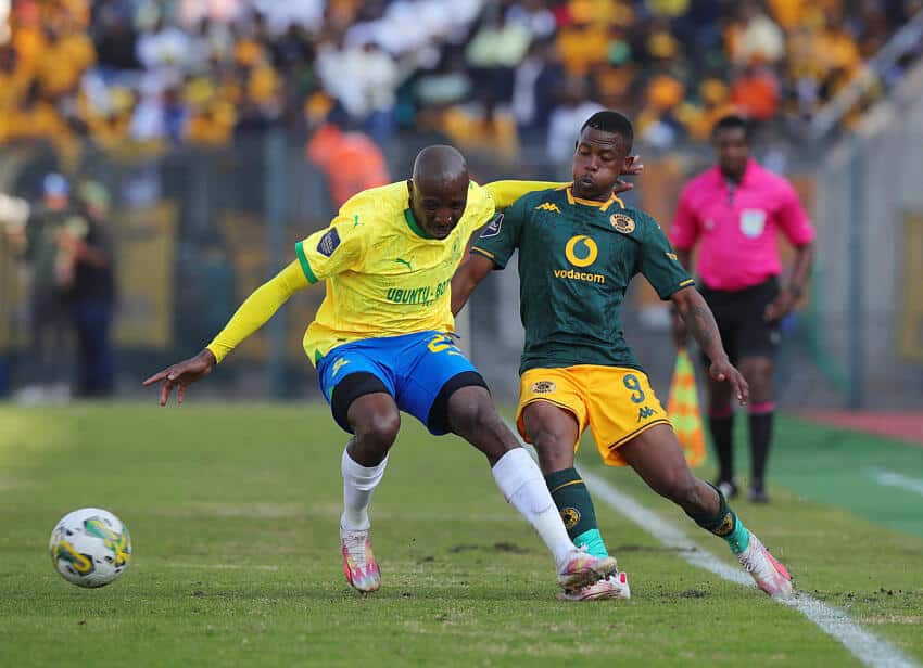 Players in action, Kaizer Chiefs vs Mamelodi Sundowns