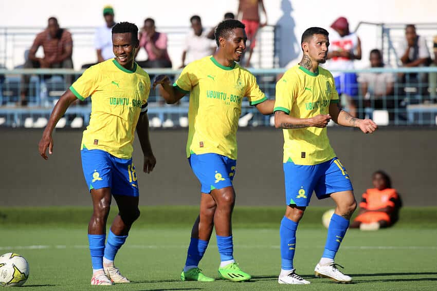 Mamelodi Sundowns players celebrate goal against Bumamuru