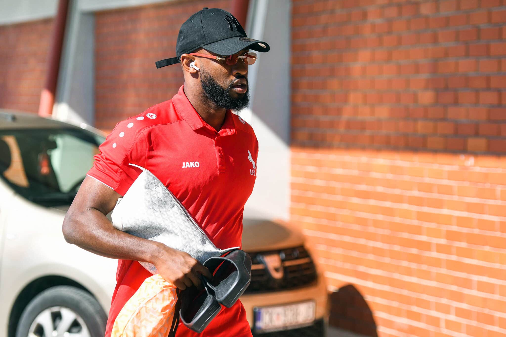 Moussa Dembele getting ready for action in the saudi pro league
