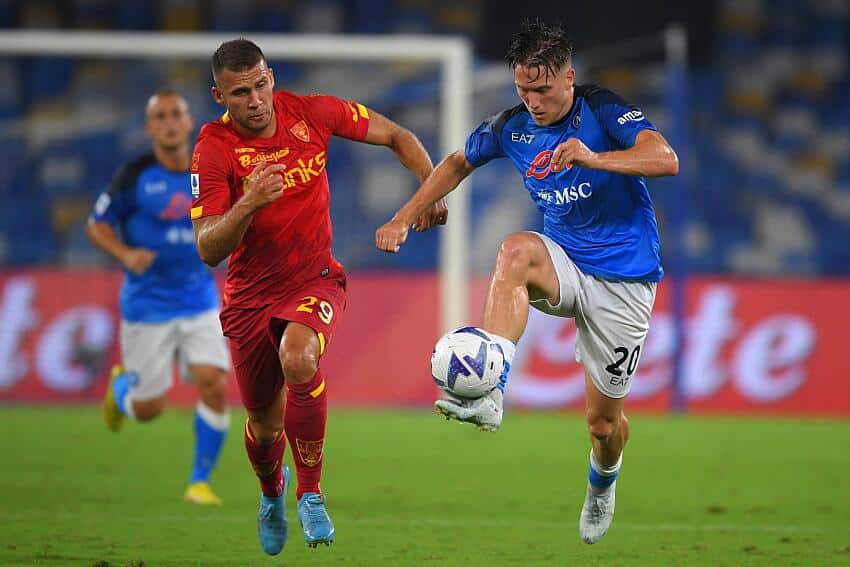 Players in action during Lecce vs Napoli Serie A game