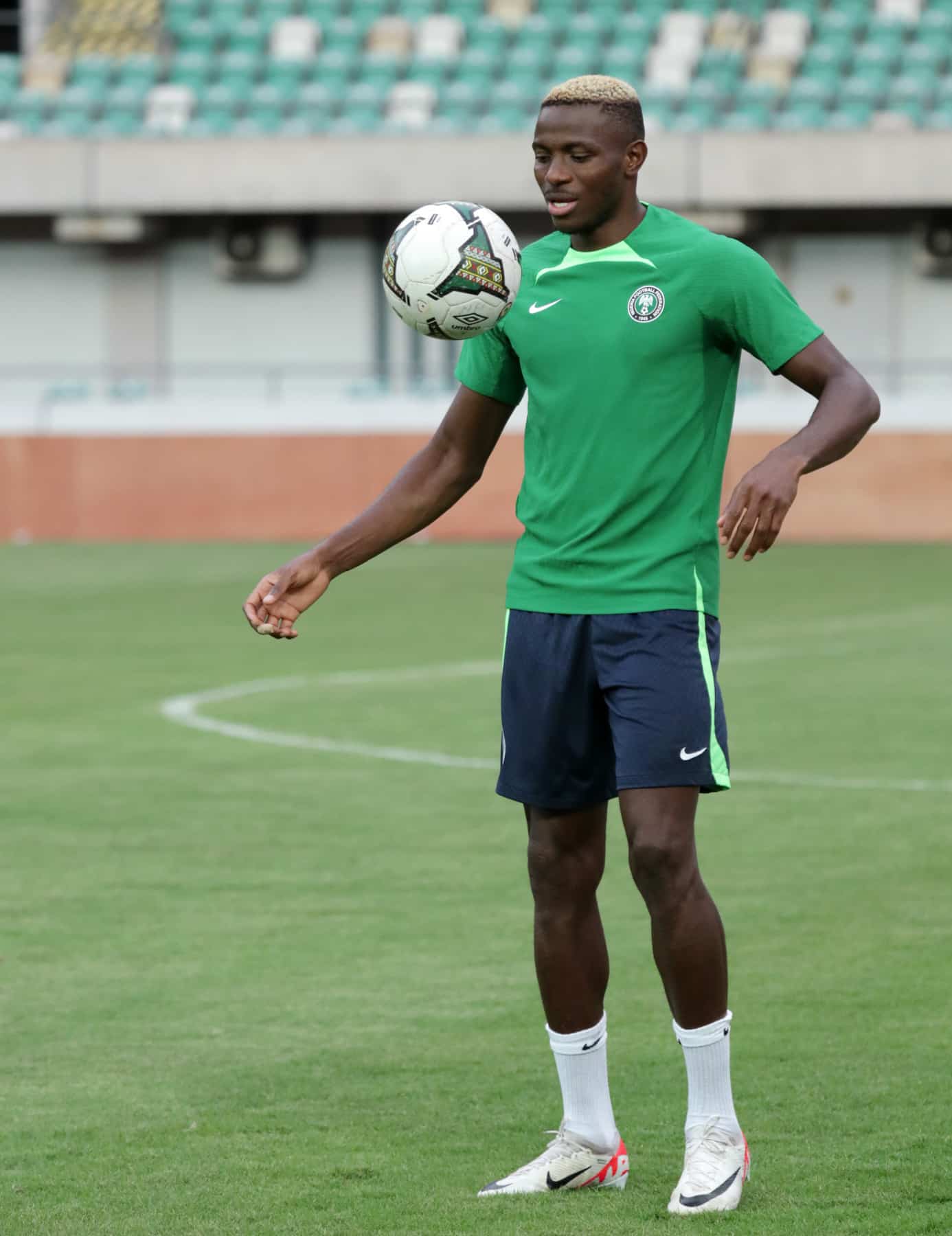 Osimhen controls the ball during training