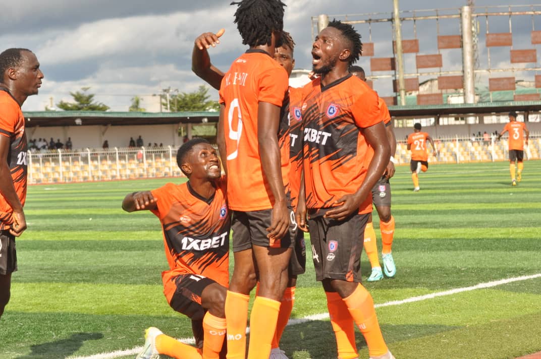 Akwa United players celebrate scoring against Bayelsa United