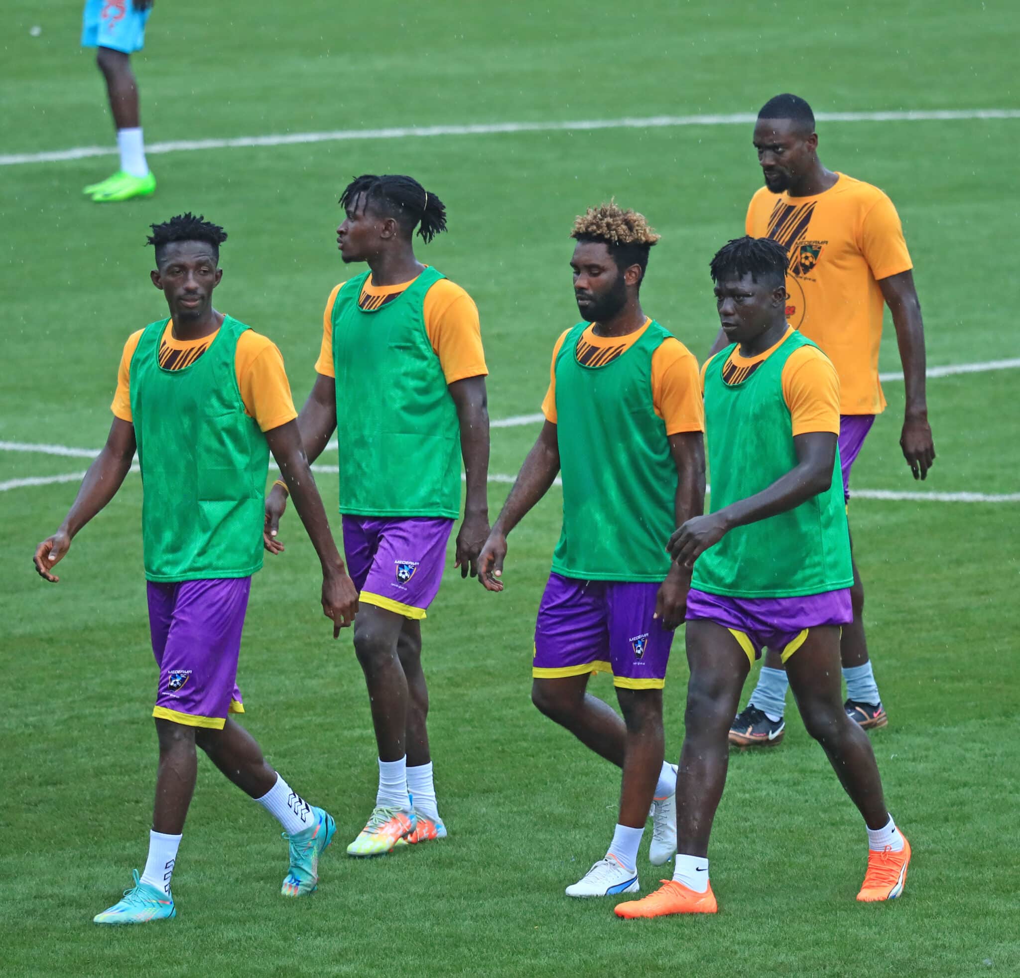Bechem United vs Medeama warming up