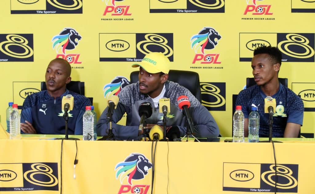 Khuliso Mudau with Rhulani Mokwena, Head coach of Mamelodi Sundowns and Themba Zwane of Mamelodi Sundowns during the 2023 MTN8 Final Mamelodi Sundowns Media Day