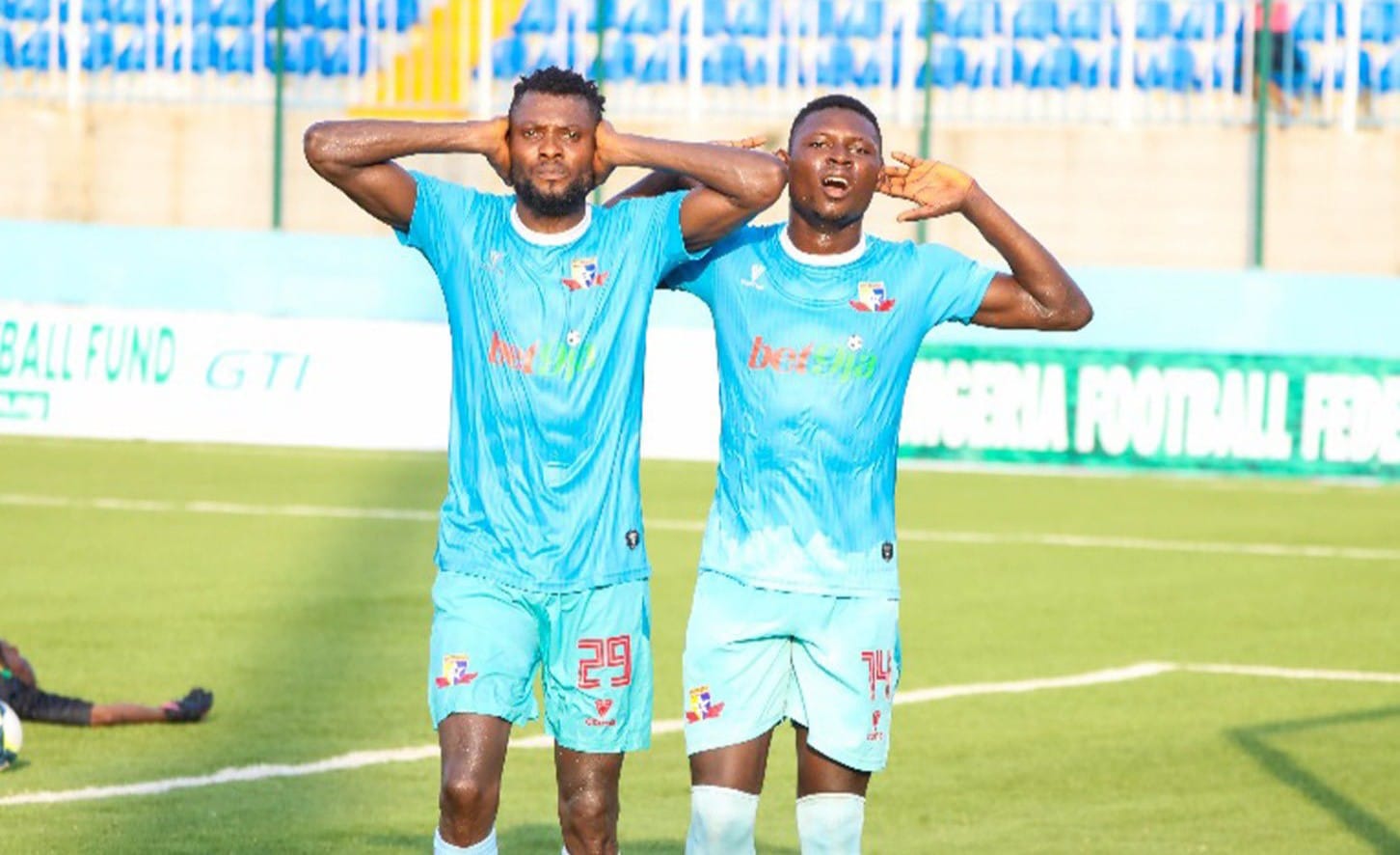 Alimi Sikiru in action for Remo Stars