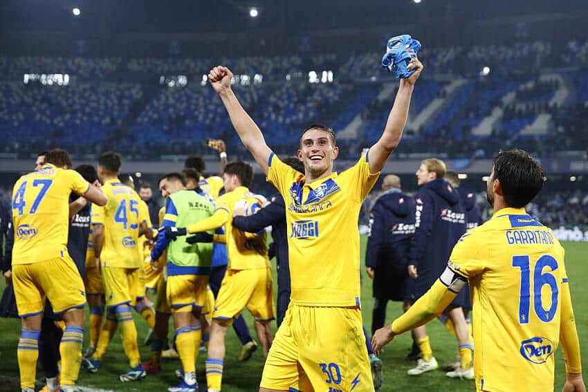Frosinone players celebrating their win over Napoli