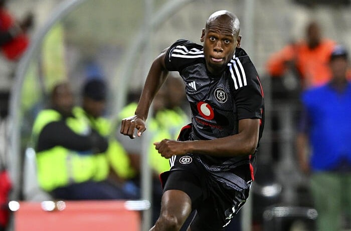 Evidence Makgopa in action for Orlando Pirates