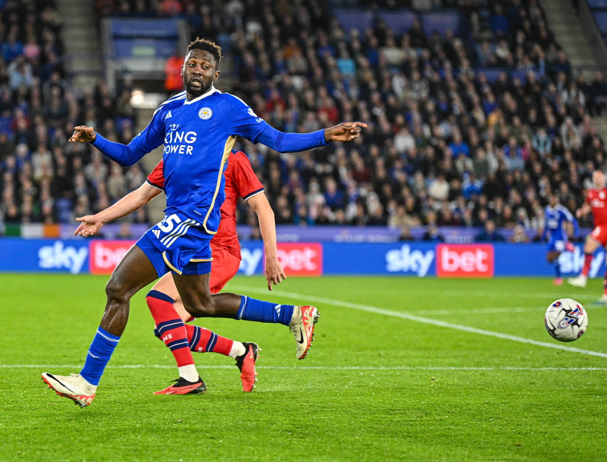 Wilfred Ndidi in action for Leicester City