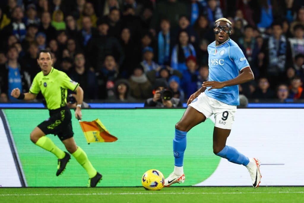 Balotelli sides with Osimhen - 'Iâd go crazy if it happened to me' 1 Osimhen should have gotten a penalty - Balotelli
