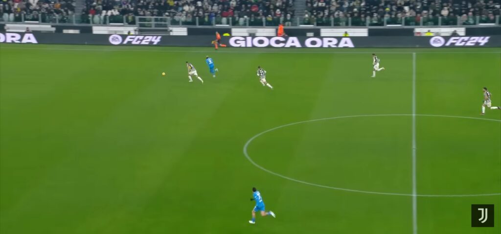 Osimhen handicapped? 5 times Napoli players refused to pass to Nigeria striker 1 Osimhen passing the ball to teammate