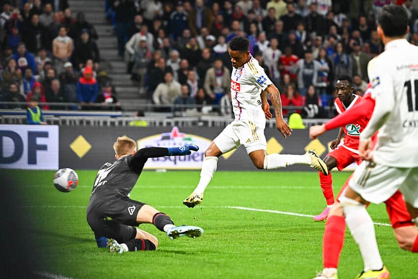 Gift Orban in action for Lyon