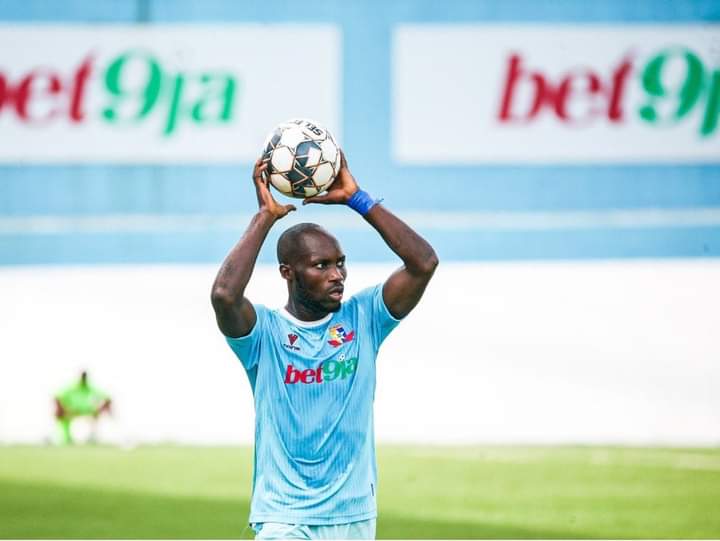 Ismail Sodiq in action for Remo Stars 