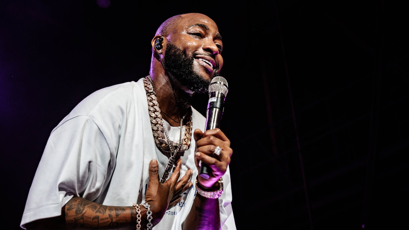 Davido hits back at former NFF president over ‘Warri again’ absence Davido hits back at former NFF president over ‘Warri again’ absence