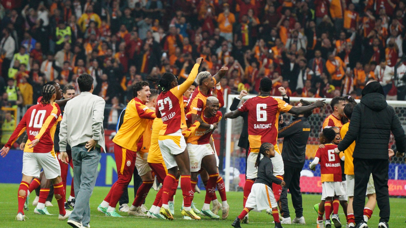Akor Adams salary: what Venezia pay the Super Eagles striker